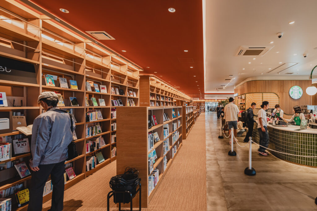 読谷村立図書館｜沖縄県読谷村｜公共施設（図書館）｜建築写真・竣工写真・インテリア写真｜内観｜02