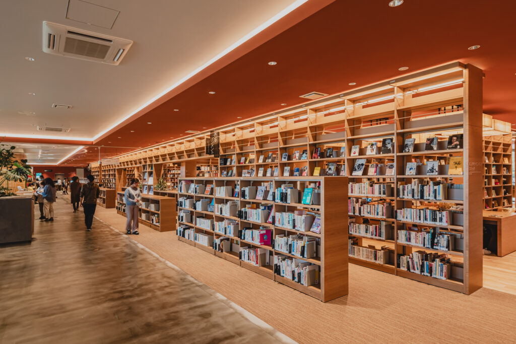 読谷村立図書館｜沖縄県読谷村｜公共施設（図書館）｜建築写真・竣工写真・インテリア写真｜内観｜03