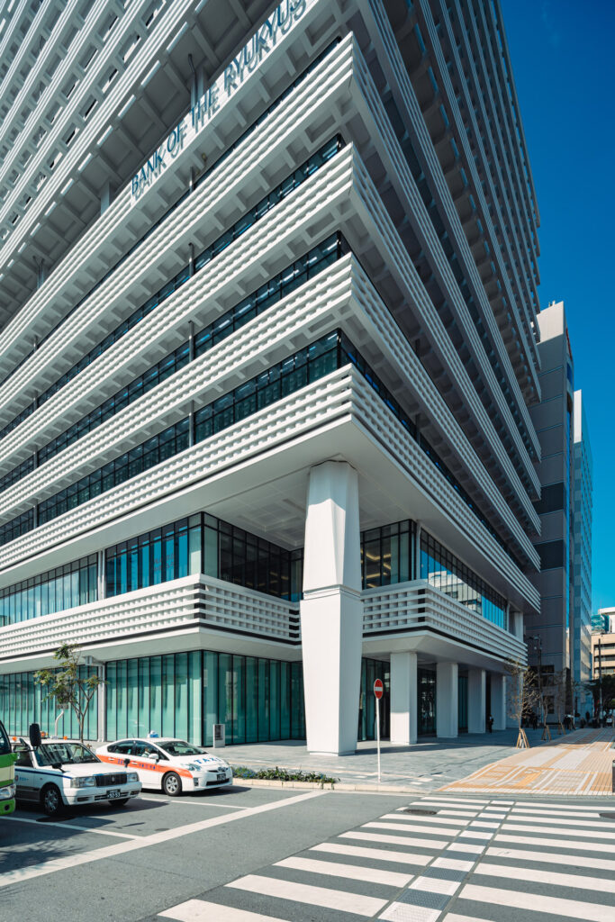 琉球銀行新本店ビル｜沖縄県那覇市｜公共・大規模建築（銀行）｜建築写真・竣工写真・インテリア写真｜07