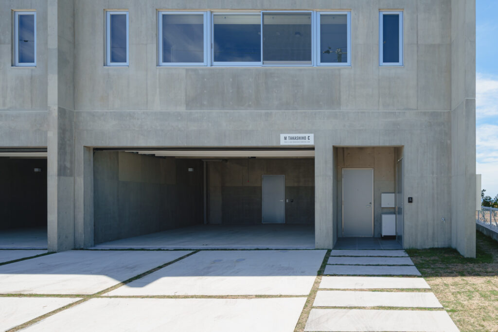 M TAKASHIHO｜沖縄県読谷村｜RC造・賃貸住宅（外人住宅）｜建築写真・竣工写真・インテリア写真｜外観｜02